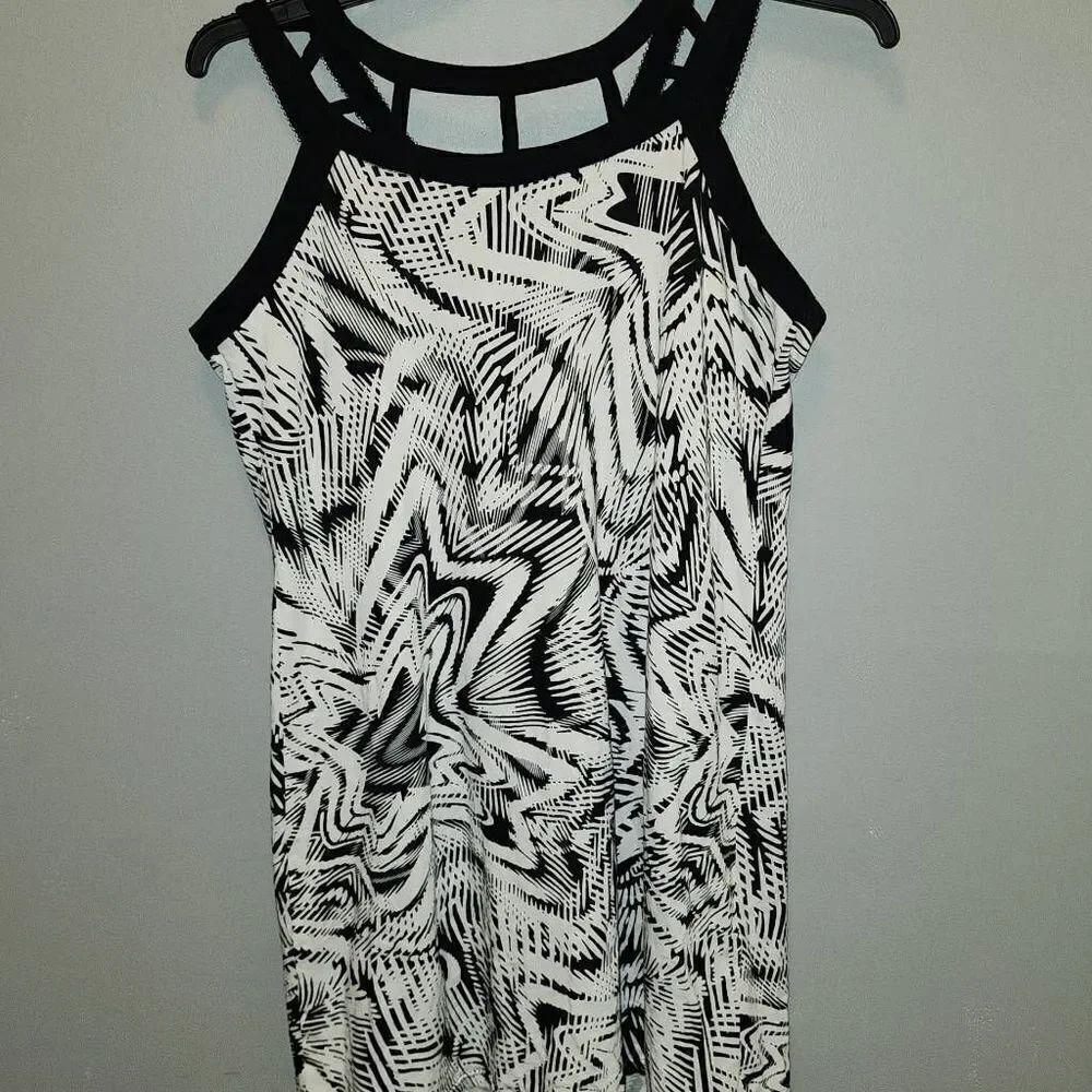 Joyus & Free Dress - Picture 4 of 4